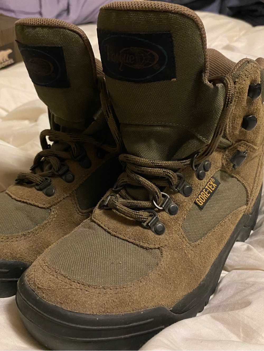 GORE-TEX Olive Lace-Up Hiking Boots for Women